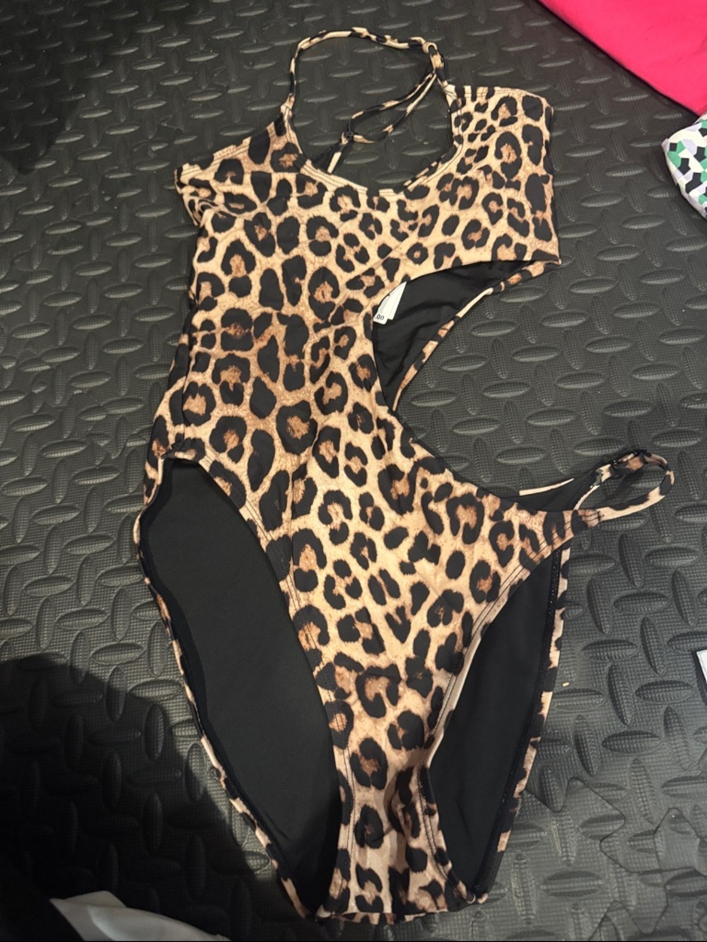 Anthro, Good American • NWT $99 US One-Shoulder Leopard Cutout Swimsuit - Picture 4 of 5